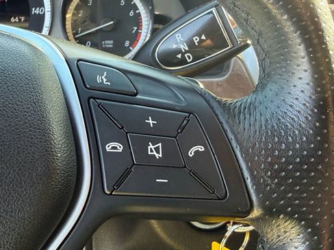 Used 2013 Mercedes-Benz E 350 Sedan image 24