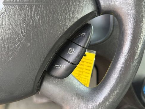 Used 2006 Ford Focus ZX4 image 15