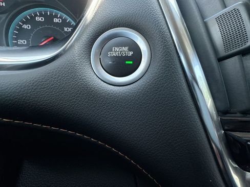 Used 2021 Chevrolet Traverse LS FWD image 22