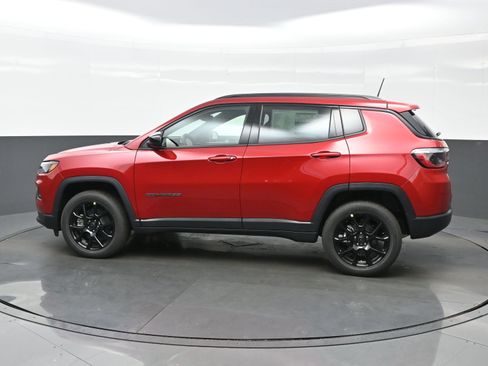 New 2025 Jeep Compass Latitude w/ Sun & Sound Group image 3