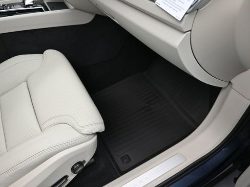 New 2026 Volvo XC60 B5 Ultra w/ Climate Package image 26