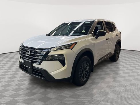 Certified 2025 Nissan Rogue S image 4