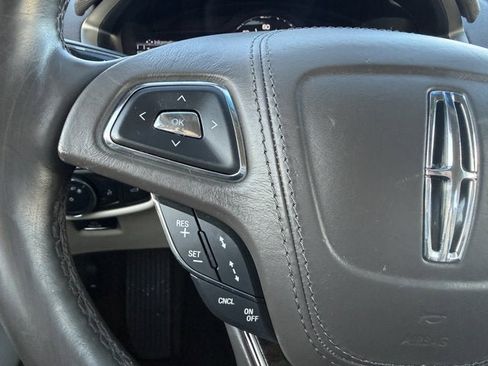 Used 2017 Lincoln MKZ Select w/ Technology Package image 19