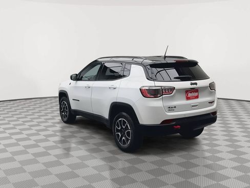 Used 2025 Jeep Compass Trailhawk AWD/4WD image 32
