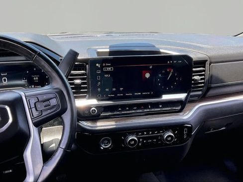 Used 2024 GMC Sierra 1500 Elevation AWD/4WD image 9