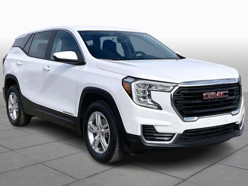 Used 2024 GMC Terrain SLE image 2