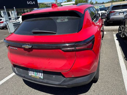 Used 2024 Chevrolet Equinox EV LT FWD image 3