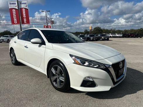 Used 2022 Nissan Altima 2.5 SL AWD/4WD image 2