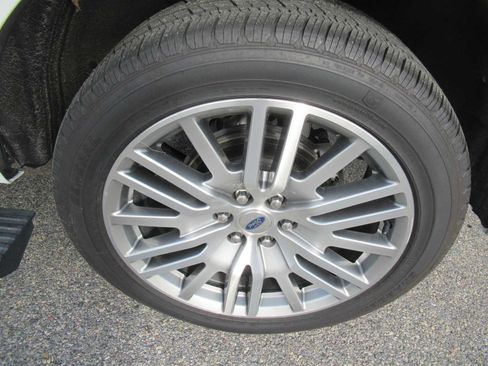 Used 2022 Ford Expedition Platinum AWD/4WD image 9