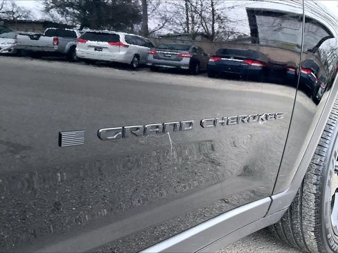 Used 2023 Jeep Grand Cherokee L Altitude image 28