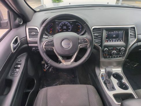 Used 2019 Jeep Grand Cherokee Laredo RWD image 17