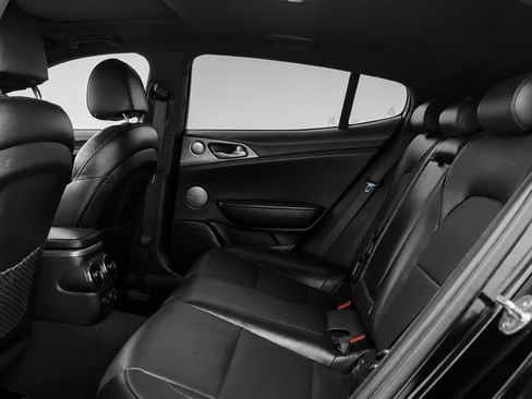 Used 2019 Kia Stinger GT1 RWD image 17