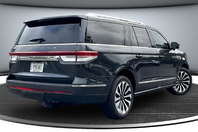 Used 2023 Lincoln Navigator L Reserve AWD/4WD image 5