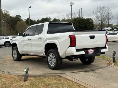 Used 2024 Toyota Tacoma SR5 image 5