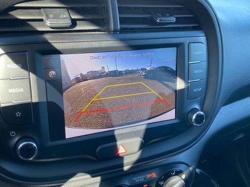 Used 2025 Kia Soul LX w/ LX Technology Package image 22