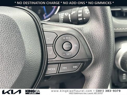 Used 2024 Toyota RAV4 XLE AWD/4WD image 8