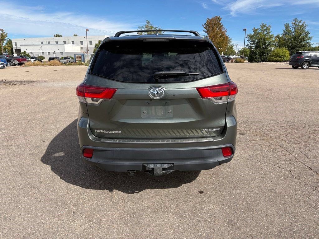 Used 2017 Toyota Highlander XLE AWD/4WD image 6