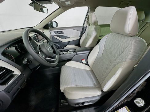 Used 2023 Nissan Rogue SV image 13