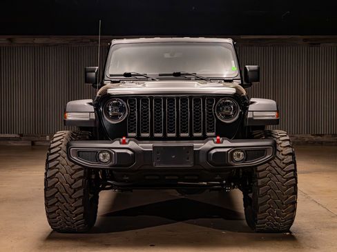 Used 2023 Jeep Gladiator Rubicon w/ LED Lighting Group AWD/4WD image 2