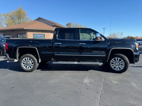 Used 2019 GMC Sierra 2500 Denali image 4