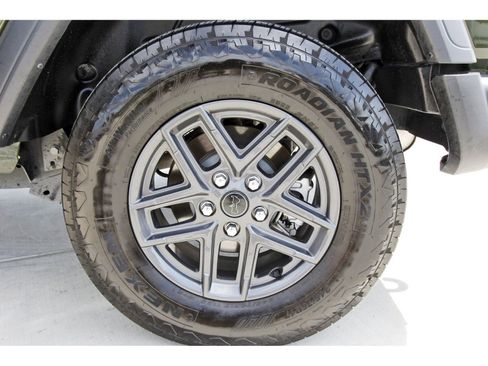 Used 2024 Jeep Wrangler Unlimited Sport AWD/4WD image 29