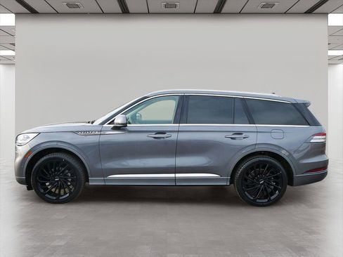 Used 2022 Lincoln Aviator Reserve w/ Equipment Group 201A AWD/4WD image 3