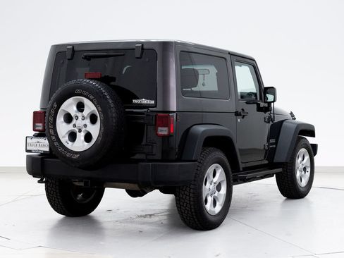 Used 2018 Jeep Wrangler Sport AWD/4WD image 9