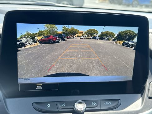 Used 2025 Chevrolet Blazer LT FWD image 27