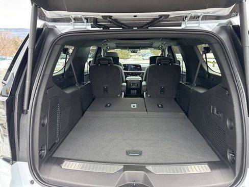 New 2026 Chevrolet Suburban High Country AWD/4WD image 50