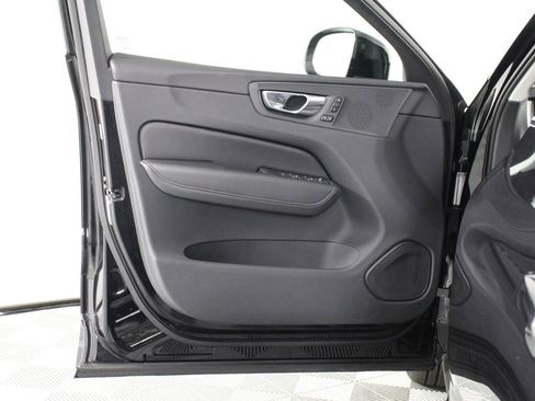 Certified 2025 Volvo XC60 B5 Plus AWD/4WD image 17