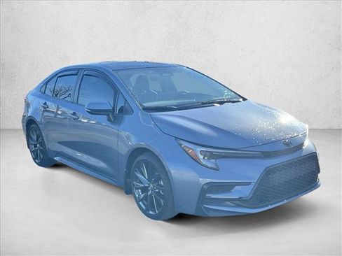 Certified 2025 Toyota Corolla XSE image 3