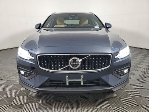 Used 2025 Volvo V60 B5 Cross Country Ultra w/ Protection Package Premier AWD/4WD image 2