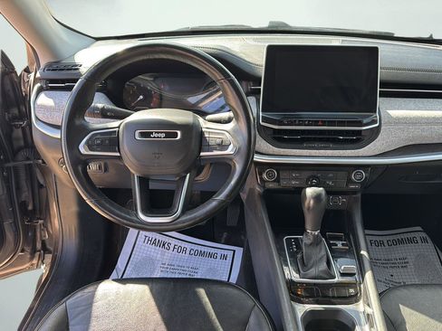 Used 2022 Jeep Compass Latitude AWD/4WD image 10