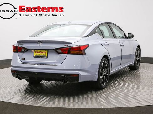 Used 2023 Nissan Altima 2.5 SR w/ SR Premium Package FWD image 5