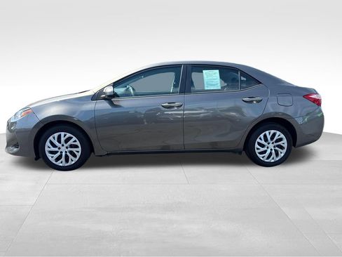 Used 2019 Toyota Corolla LE FWD image 2
