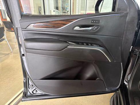 Certified 2024 Cadillac Escalade Premium Luxury w/ Performance Package AWD/4WD image 20
