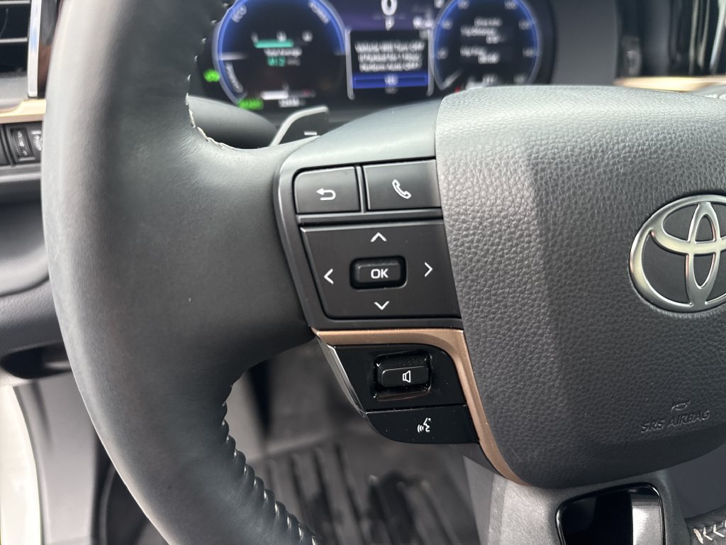 Used 2025 Toyota Crown Signia AWD/4WD image 20