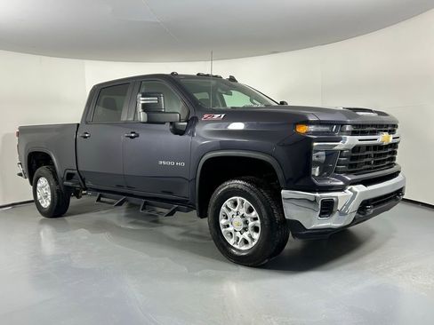 Used 2024 Chevrolet Silverado 3500 LT w/ Z71 Off-Road Package image 1