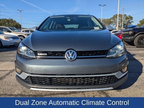 Used 2018 Volkswagen Golf Alltrack SEL image 8