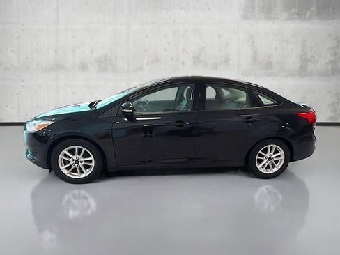 Used 2015 Ford Focus SE w/ SE Cold Weather Package image 5