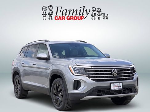 New 2026 Volkswagen Atlas SE FWD image 2