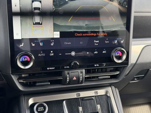 Used 2025 Lexus GX 550 w/ Cold Area Package AWD/4WD image 11