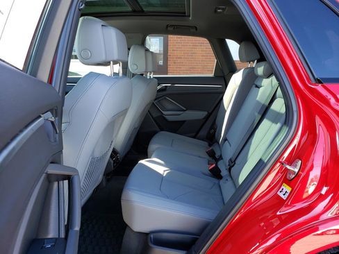 Used 2025 Audi Q3 2.0T Premium w/ Convenience Package image 11