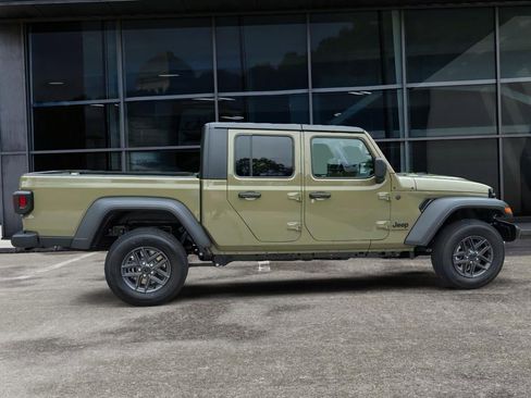 New 2025 Jeep Gladiator Sport image 8