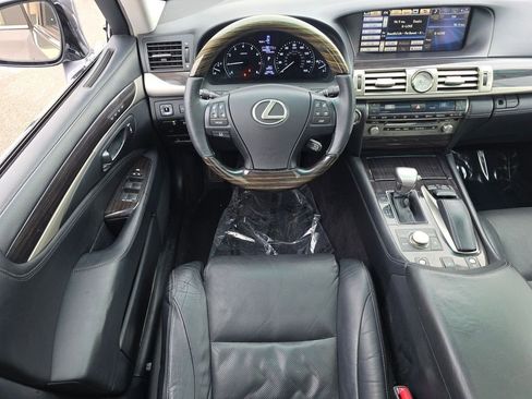 Used 2014 Lexus LS 460 AWD image 23