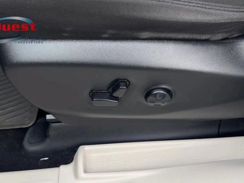 Used 2024 Chrysler Voyager LX FWD image 34