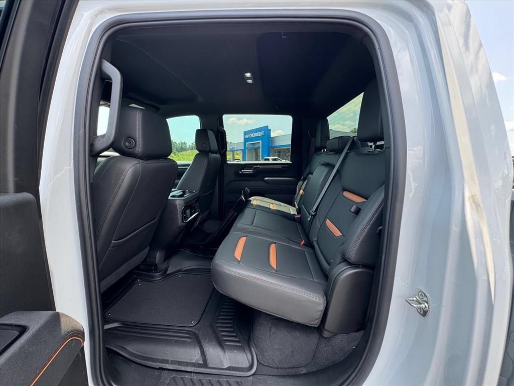 Used 2025 GMC Sierra 2500 AT4 AWD/4WD image 12