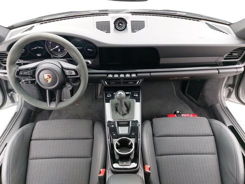 Used 2024 Porsche 911 Carrera image 11