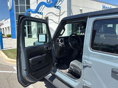 Used 2024 Jeep Wrangler Unlimited Sport AWD/4WD image 5