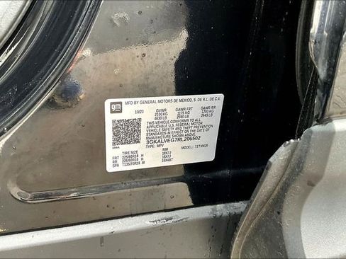 Used 2024 GMC Terrain SLT AWD/4WD image 19